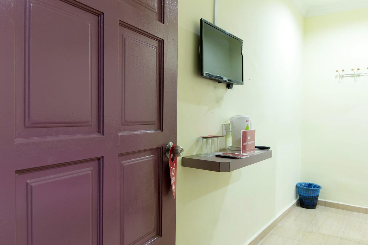 Zen Rooms Basic Kampung Guest House 浮罗交怡 外观 照片